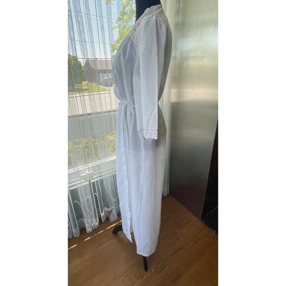 Vintage 80s peignoir, white robe with pink embroidery, Lorraine's Lingerie - Picture 4 of 10